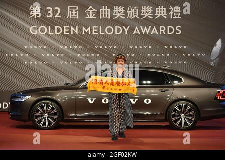 21 août 2021, Taipei, Taipei City, Taïwan: Le chanteur-compositeur taïwanais Panai Kusui arrive pour la 32e cérémonie des Golden Melody Awards. (Image de crédit : © document via ZUMA Press Wire) Banque D'Images