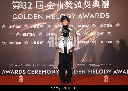 21 août 2021, Taipei, Taipei City, Taïwan: Le chanteur taïwanais Howard Lee pose une photo lorsqu'il arrive à la 32e cérémonie des Golden Melody Awards à Taipei. (Image de crédit : © document via ZUMA Press Wire) Banque D'Images