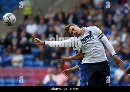 Cardiff, Royaume-Uni. 21 août 2021. Jake Cooper de Millwall FC en action. Match de championnat EFL Skybet, Cardiff City v Millwall au Cardiff City Stadium de Cardiff, pays de Galles, le samedi 21 août 2021. Cette image ne peut être utilisée qu'à des fins éditoriales. Utilisation éditoriale uniquement, licence requise pour une utilisation commerciale. Aucune utilisation dans les Paris, les jeux ou les publications d'un seul club/ligue/joueur. photo par Andrew Orchard/Andrew Orchard sports Photography/Alamy Live News crédit: Andrew Orchard sports Photography/Alamy Live News Banque D'Images