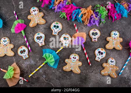 Le jour des morts biscuits en forme de sucre crâne. Banque D'Images