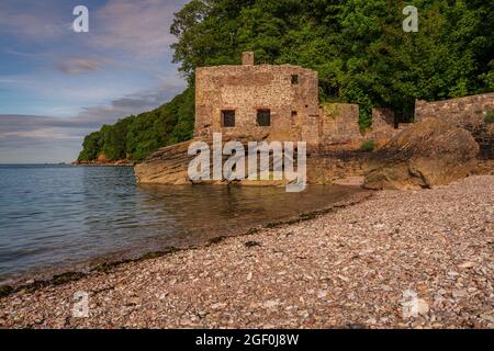 L'ancien bain public à Elberry Cove, Torbay, England, UK Banque D'Images