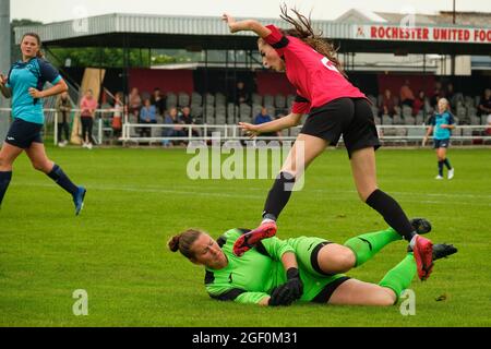 Strood, Royaume-Uni. 22 août 2021. Pendant le match de première catégorie de la Ligue nationale des femmes de la FA entre Gillingham et Hounslow au Rochester United Sports Ground à Strood, en Angleterre. Crédit: SPP Sport presse photo. /Alamy Live News Banque D'Images