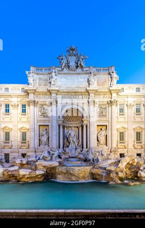 Fontaine de Trevi et Palazzo poli, Rome, Latium, Italie Banque D'Images