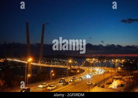 Pont de Zolotoy à Vladivostok Russie pendant le coucher du soleil stock photo stock Images photos Banque D'Images