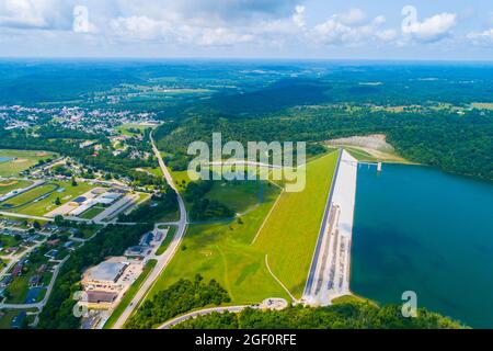 Barrage de Brookville et lac de déversement dans l'Indiana Banque D'Images