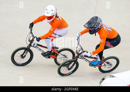 ARNHEM, PAYS-BAS - AOÛT 22 : Judy Baauw des pays-Bas et Laura Smulders des pays-Bas lors des Championnats du monde UCI BMX 2021 à Papendal le 22 août 2021 à Arnhem, pays-Bas (photo de René Nijhuis/Orange Pictures) Banque D'Images