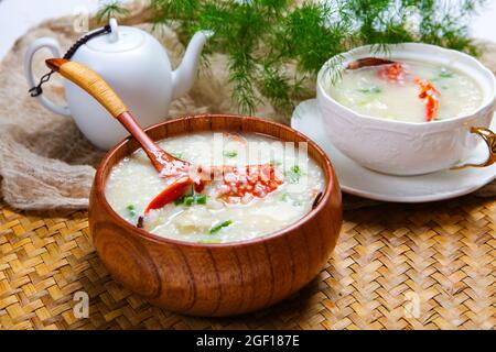Passez le porridge de crabe Banque D'Images