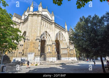 Vitoria-Gasteiz, Espagne - 21 août 2021 : vue extérieure de la cathédrale Santa Maria (ou de la Nouvelle cathédrale) à Vitoria-Gasteiz, pays basque, Espagne Banque D'Images