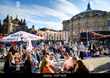 EDINBURGH FRINGE FESTIVAL, UNDERBELLY, BISTO SQUARE ET GEORGE SQUARE Banque D'Images