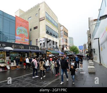 Rue piétonne Insadong-gil à Séoul, Corée du Sud. Banque D'Images