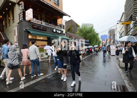 Rue piétonne Insadong-gil à Séoul, Corée du Sud. Banque D'Images