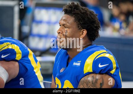 Los Angeles Rams offensant s'attaquer à Alaric Jackson (68) lors d'un match de pré-saison de la NFL contre les Las Vegas Raiders, le samedi 21 août 2021, à Inglewo Banque D'Images