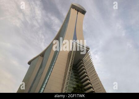 Carte postale angle alternatif parfait de l'hôtel Marina Bay Sands dans la ville de Singapour Banque D'Images