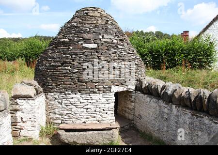 1800s Pig Sty en pierre, Musée national d'histoire de Sain Ffagan (St Fagans), Cardiff, pays de Galles du Sud, août 2021 Banque D'Images