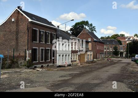 Eupen, Belgique. 08 août 2021. Une rue dans la ville basse après la catastrophe d'inondation crédit: Horst Galuschka/dpa/Alamy Live News Banque D'Images