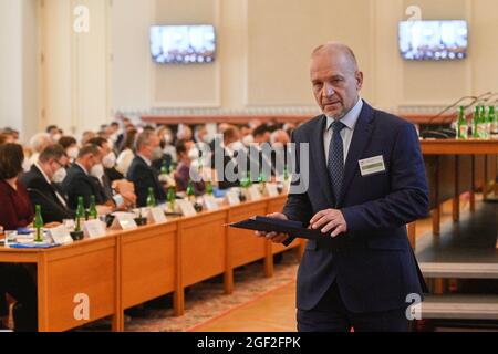 Prague, République tchèque. 23 août 2021. Jiri Baloun, ambassadeur tchèque en Afghanistan, a reçu le prix du ministère des Affaires étrangères pour son aide à l'évacuation de Kaboul. À Prague, République tchèque, le 23 août 2021. Crédit : Michal Kamaryt/CTK photo/Alay Live News Banque D'Images