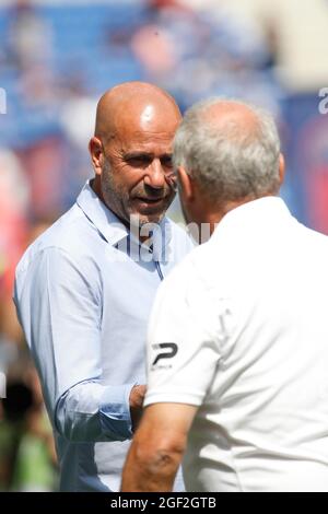 Peter BOSZ entraîneur de Lyon et Pascal GASTIEN entraîneur de Clermont lors du championnat français Ligue 1 match de football entre Olympique Lyonnais et Clermont pied 63 le 22 août 2021 au stade Groupama à Decines-Charpieu près de Lyon, France - photo Romain Biard / Isports / DPPI Banque D'Images