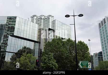 Bureaux en verre miroir construits pour Prudential Insurance en 1981 au 250 Euston Road à Londres Banque D'Images