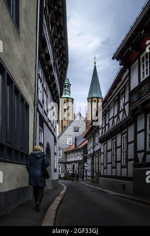 GOSLAR, ALLEMAGNE - 16 septembre 2016 : la ville de Goslar a une riche histoire culturelle. Actuellement, la ville a environ 1800 maisons de fachwerk anciennes. La vieille ville sont des Nations Unies Banque D'Images