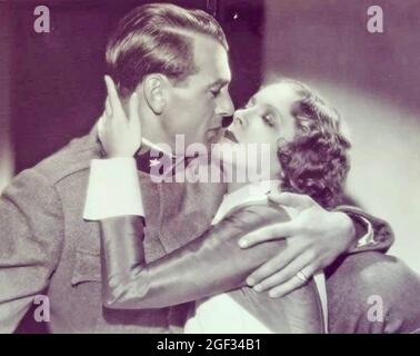 Adieu AU FILM ARMS 1932 Paramount Pictures avec Helen Hayes et Gary Cooper Banque D'Images