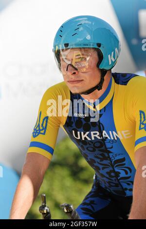 Oleksandr Shevchenko a vu l'alerte au début du prologue. Le Tour de l'avenir est une course cycliste internationale par scène réservée aux coureurs de moins de 23 ans. Il a lieu en France du 13 au 22 août 2021. Le prologue du 13 août 2021 est un essai individuel de 5 km dans la ville de Charleville-Mézières. (Photo de Laurent Coust / SOPA Images / Sipa USA) Banque D'Images