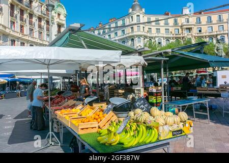 Nice, France, vendeurs de rue, marché alimentaire français local en plein air, Gare du Sud, Banque D'Images