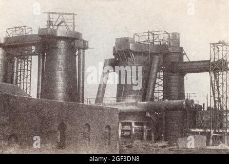 Haut fourneau à Yuzovka dans le Donbass. Photo de 1887. Banque D'Images