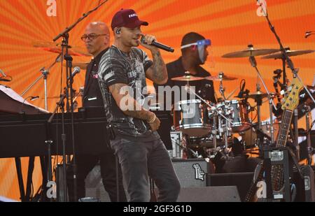 NEW YORK, NEW YORK - AOÛT 21 : Kane Brown se produit sur scène lors de We Love NYC: The Homecoming concert produit par NYC, Clive Davis, et Live Nation le 21 août 2021 à New York City. (Photo de John Atashian) Banque D'Images