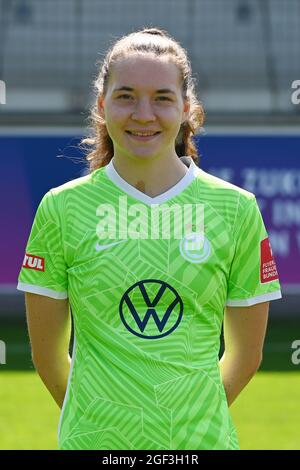 Wolfsburg, Allemagne. 23 août 2021. Football, femmes: Bundesliga, VfL Wolfsburg, présentation de l'équipe au stade AOK. Lotta cordes. Credit: Swen Pförtner/dpa/Alay Live News Banque D'Images