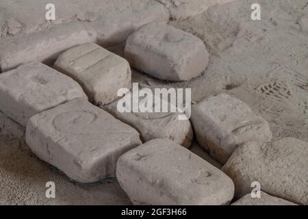 Briques d'Adobe sur le site archéologique Huaca del sol y de la Luna (Temple du Soleil et de la Lune) à Trujillo, Pérou. Le site a été construit à la période Moche. Banque D'Images