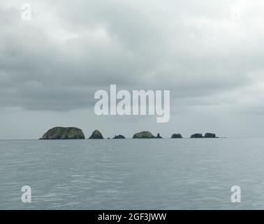 Les rochers Galtashan à l'ouest des Shiant Isles dans les Hébrides extérieures. Banque D'Images