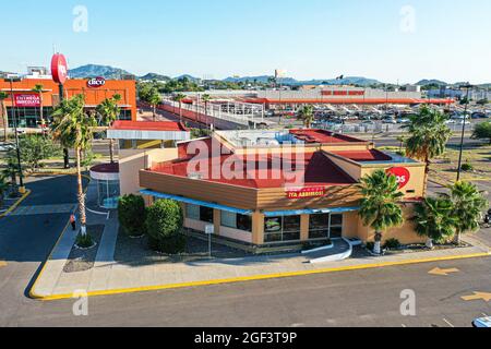 Restaurant VIP sur le Paseo Río Sonora à Vado del Rio Sonora. Hermosillo, Sonora Mexique. (Photo de Luis Gutierrez / NortePhoto.com) Restaurante VIP en el Paseo Río Sonora en en Vado del Rio Sonora. Hermosillo, Sonora Mexique. (Photo de Luis Gutierrez / NortePhoto.com) Banque D'Images