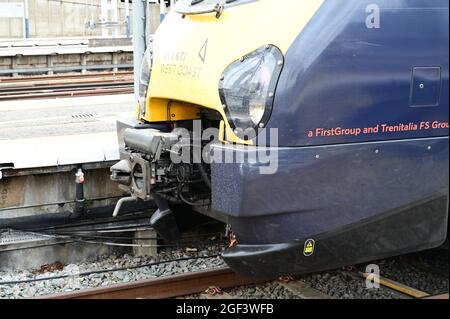 A British Rail Class 221 Super Voyager à la gare d'Euston à Londres. Banque D'Images