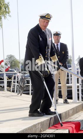 Le roi Harald et la reine Sonja débarque le yacht royal Norge à Oslo, en Norvège, le 23 août 2021. Photo de Marius Gulliksrud/Stella Pictures/ABACAPRESS.COM Banque D'Images