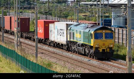 Freightliner classe 66 - 66506 'Crewe Regeneration' passant la DIRFT Banque D'Images