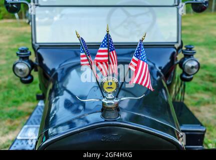 Essex, États-Unis - 2 août 2011 : Ford modèle T 1924 exposé mardi soir sur le vert du village de la Nouvelle-Angleterre. Banque D'Images
