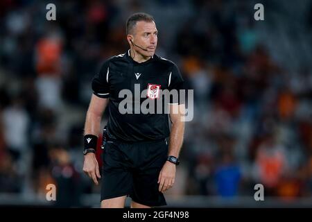 ISTANBUL, TURQUIE - 23 AOÛT : arbitre Huseyin Gocek lors du match Super LIG entre Galatasaray et Hatayspor au stade Ataturk Olimpiyat le 23 août 2021 à Istanbul, Turquie (photo d'Orange Pictures) Banque D'Images