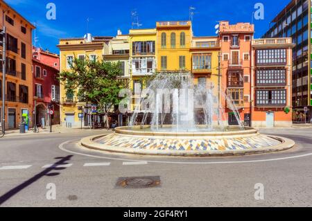 Espagne, Majorque, Palma de Majorque, fontaine barbotage à la Plaza de la Reina Banque D'Images