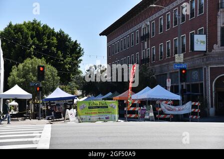 Los Angeles, CA USA - 24 juin 2021 : entrée au marché agricole d'Echo Park Banque D'Images