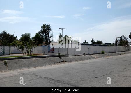 North Hollywood, CA USA - 28 mai 2021: Alexandria Park Tiny Home Village pour les sans-abri est le plus grand village de Los Angeles Banque D'Images