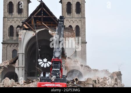 IMMERRATH, ALLEMAGNE - 08 janvier 2018 : démolition de la cathédrale Saint-Lambertus à Immerrath, Allemagne Banque D'Images