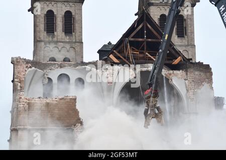 IMMERRATH, ALLEMAGNE - 08 janvier 2018 : démolition de la cathédrale Saint-Lambertus à Immerrath, Allemagne Banque D'Images