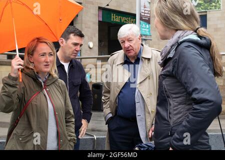 Andy Burnham Maire du Grand Manchester. Rebecca long-Bailey, députée de Salford et Eccles. Le député Graham Stringer, Blackley, et le parement Broughton protestent Banque D'Images