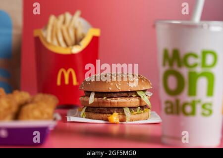 Hamburger et frites McDonald's. Banque D'Images