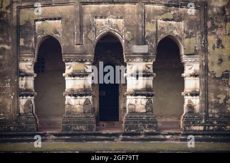 Entrée Garbhagriha du temple de Lalji (vue sud) construite par Bir Singha II de la dynastie Malla en 1658 ce. C'est l'un des impressionnants Laterite construit Ek Banque D'Images