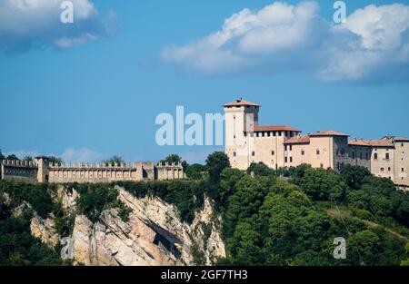 Rocca di Angera, château médiéval du lac majeur.Italie Banque D'Images