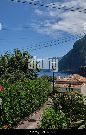 Seixal Village, côté nord de l'île de Madère Banque D'Images