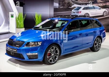 La voiture Combi Skoda Octavia a été présentée au salon automobile Autosalon de Bruxelles Expo. Belgique - 12 janvier 2016 Banque D'Images