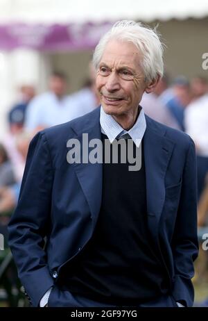 Photo du dossier datée du 10/06/18 de Charlie Watts des Rolling Stones pendant la journée internationale à la Grange, Édimbourg entre l'Écosse et l'Angleterre. Le batteur Rolling Stones Charlie Watts est décédé à l'âge de 80 ans, a déclaré Bernard Doherty, son attaché de presse londonien, à l'agence de presse de l'AP. Date de publication : le mardi 24 août 2021. Banque D'Images