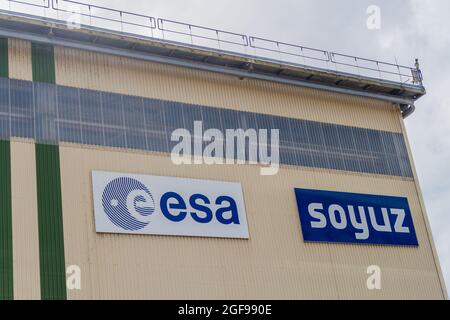 KOUROU, GUYANE FRANÇAISE - 4 AOÛT 2015 : installation horizontale d'assemblage et de traitement au complexe de lancement de Soyouz au Centre Spatial Guyanais (espace Guyane C Banque D'Images